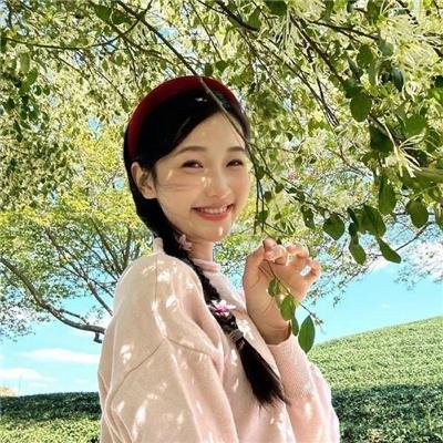 彩虹艳女